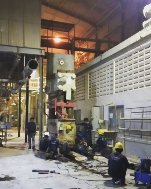 Jacking And Rolling System for Moving and installation heavy cargo inside covered area which can not reach by crane